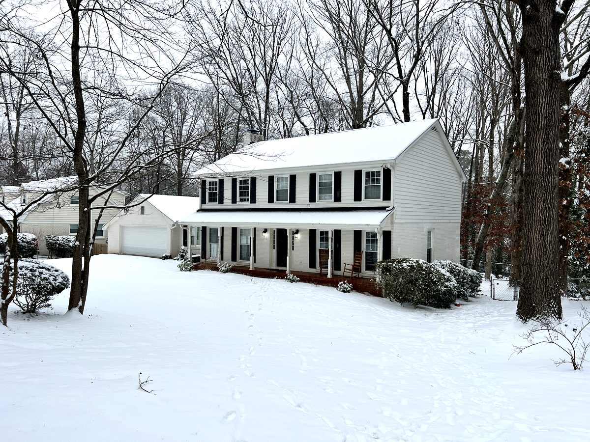 785 Spalding Drive in winter snow